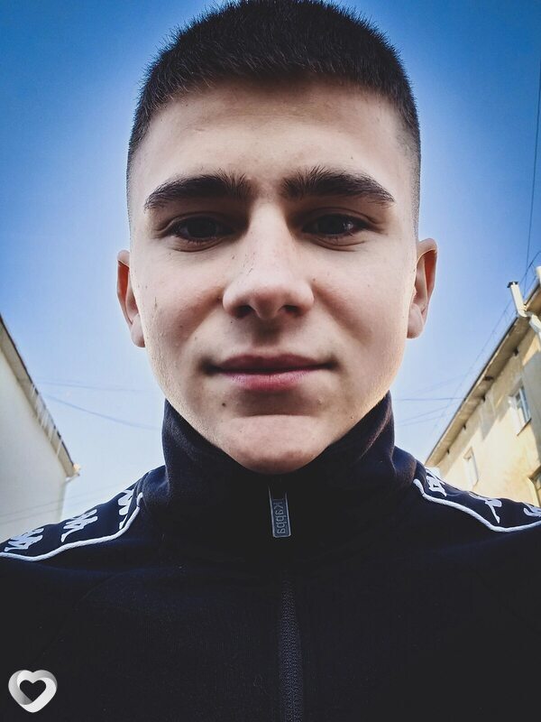 Михаил, 23, Братске — анкета №1355957