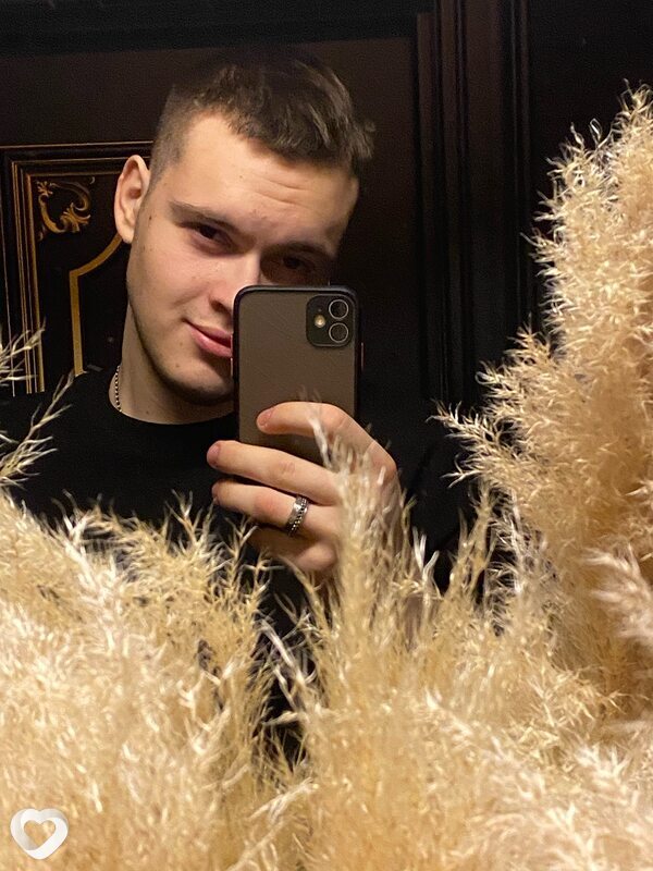Артём, 20, Ульяновске — анкета №1356024