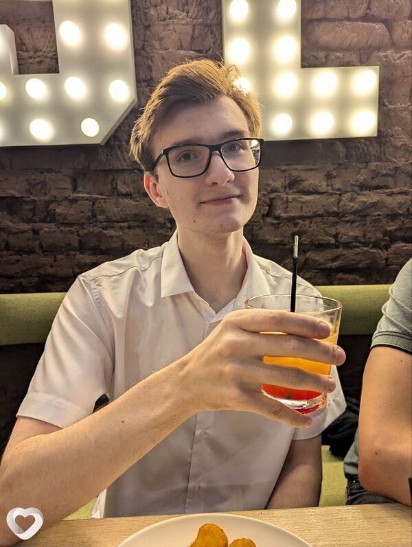 Антон, 22, Москве — анкета №1359441
