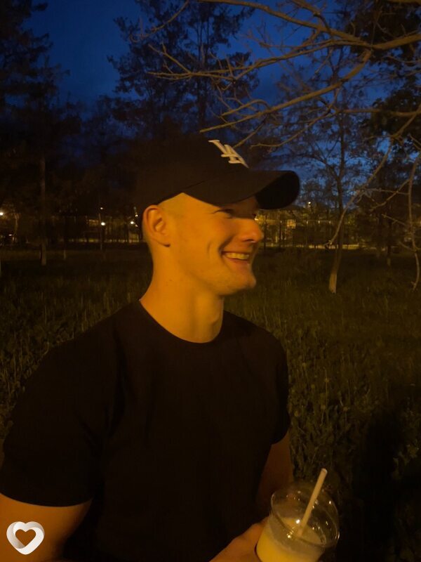 Олег, 24, Белгороде — анкета №1359882