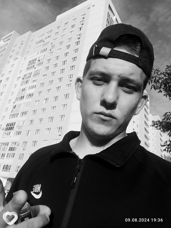 Ivan, 20, Омске — анкета №1360770