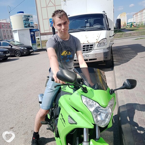 Максим, 20, Самаре — анкета №1365758