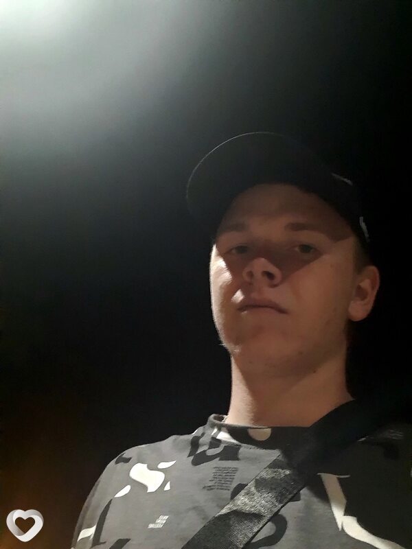 Виталий, 21, Москве — анкета №1366990