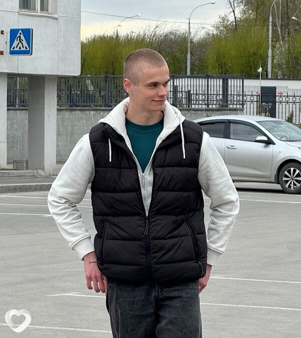 Максим, 21, Москве — анкета №1367232