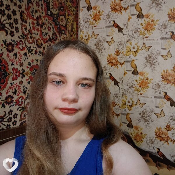 Алиса, 21, Шахтах — анкета №1368975