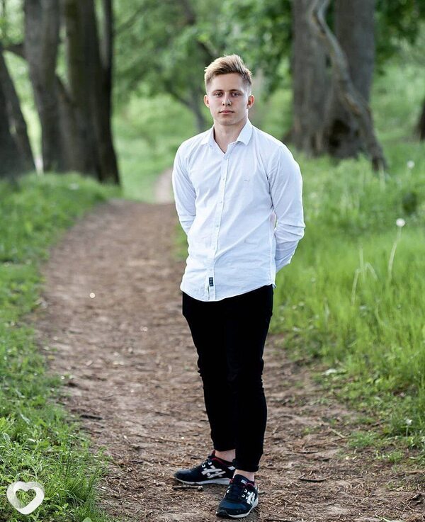 Максим, 21, Сумах — анкета №1370059