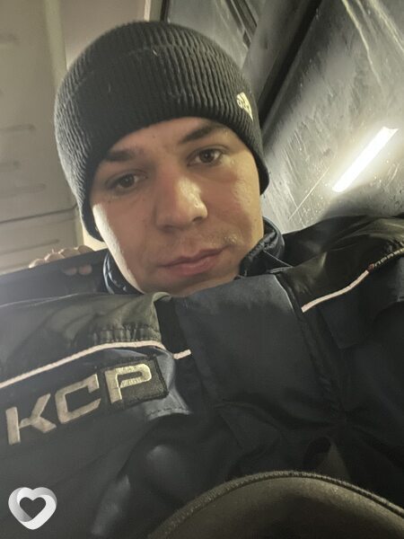 Максим, 24, Белове — анкета №1370420
