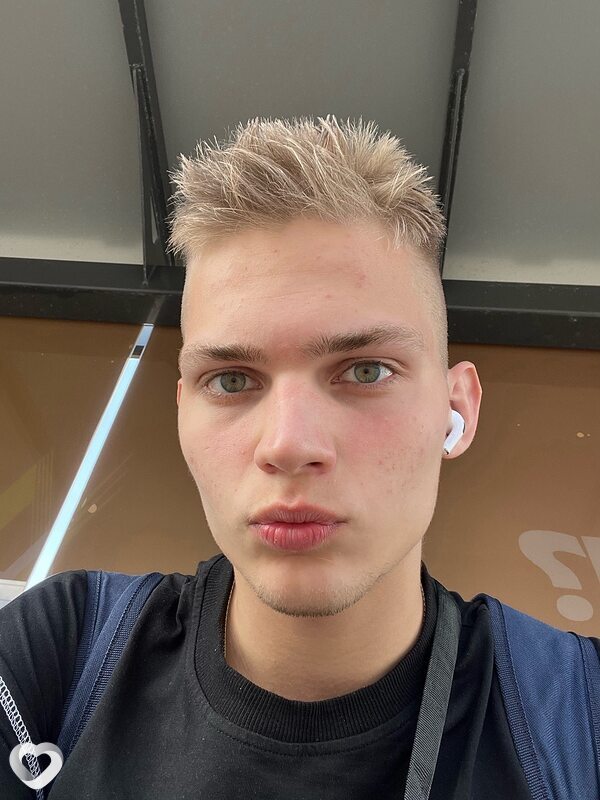 Антон, 20, Минске — анкета №1371128
