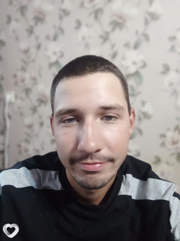 Максим, 23, Смоленске — анкета №1373899