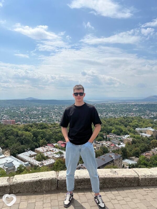 Денис, 23, Москве — анкета №1374370