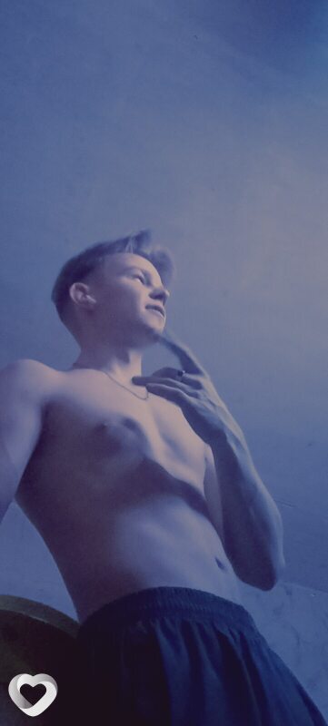 Виктор, 21, Москве — анкета №1374836