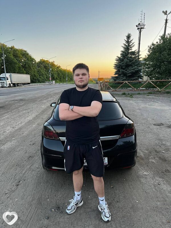 Артем, 20, Москве — анкета №1374896