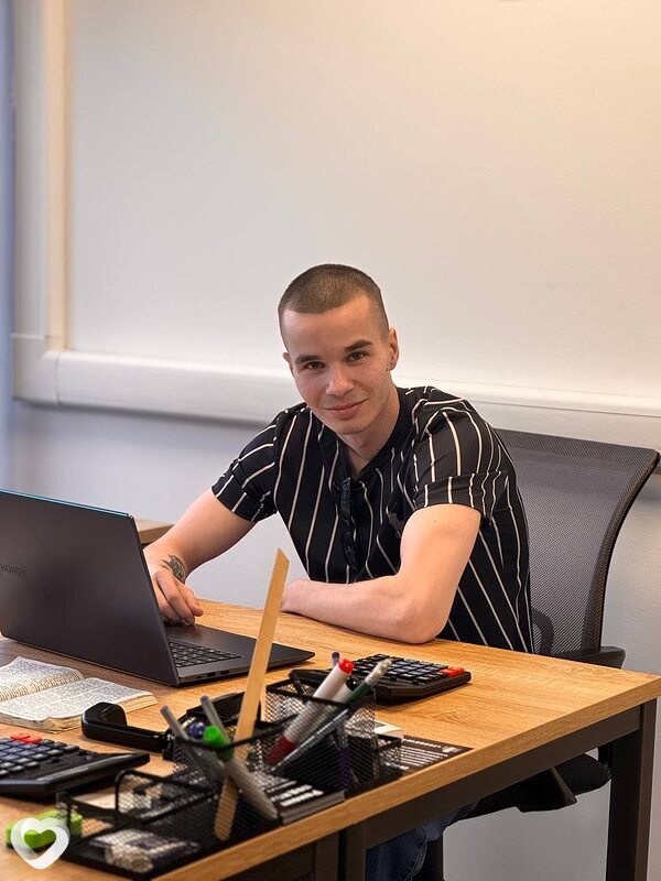 Денис, 23, Москве — анкета №1375242