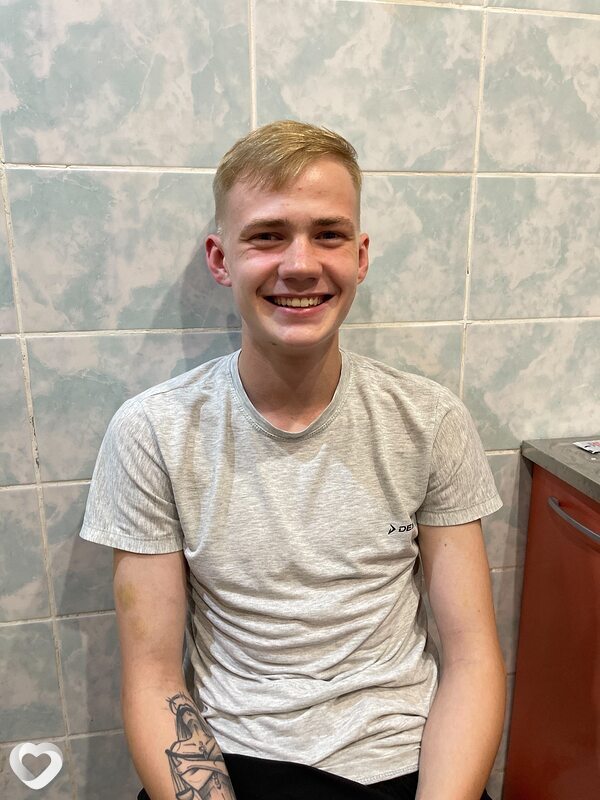 Кирилл, 20, Новотроицке — анкета №1376018