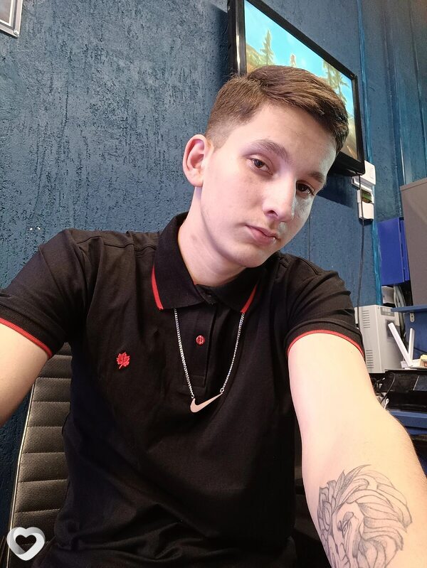 Лев, 23, Москве — анкета №1376309