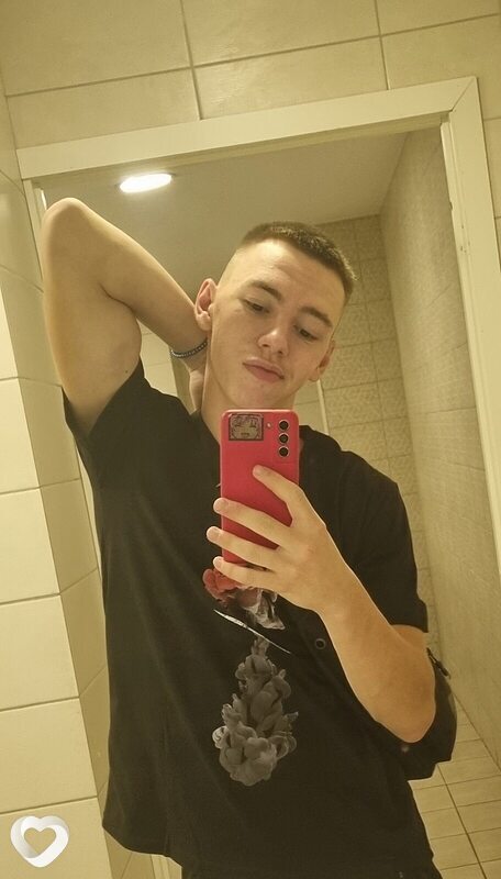 Артём, 20, Москве — анкета №1377264