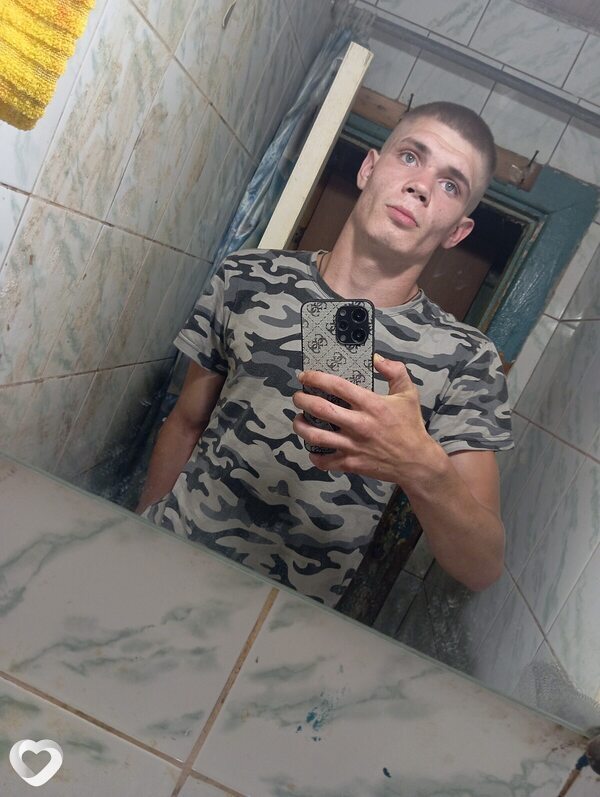 Анатолий, 21, Омске — анкета №1382400