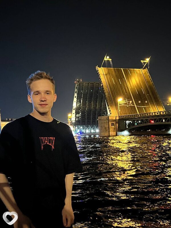 Тим, 21, Москве — анкета №1384931