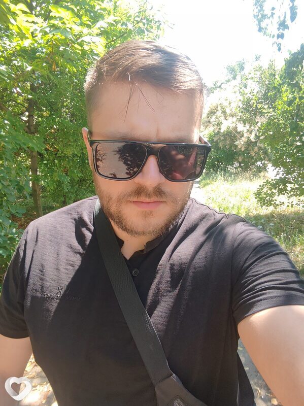 Артур, 31, Снежном — анкета №1385572