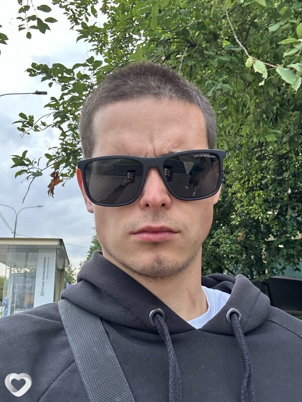 Максим, 21, Москве — анкета №1386938