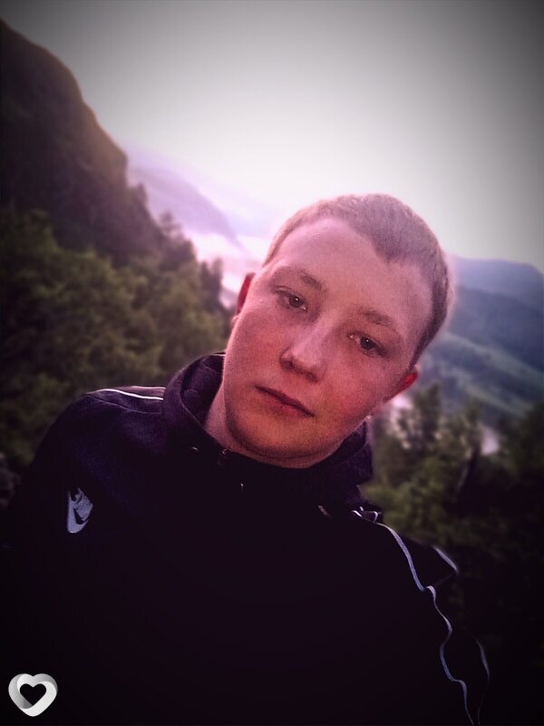 Егор, 21, Бийске — анкета №1395348