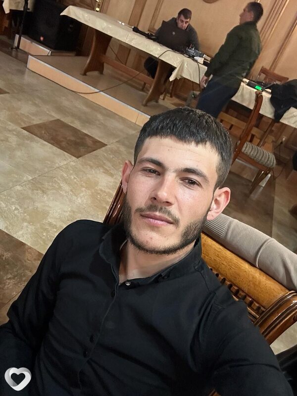 Артëм, 27, Твери — анкета №1396148