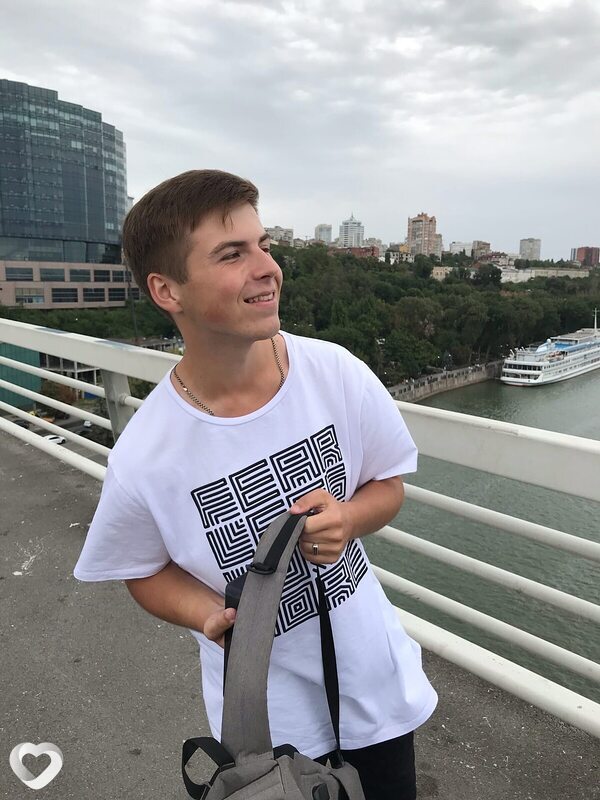 Олег, 23, Шахтах — анкета №1399175