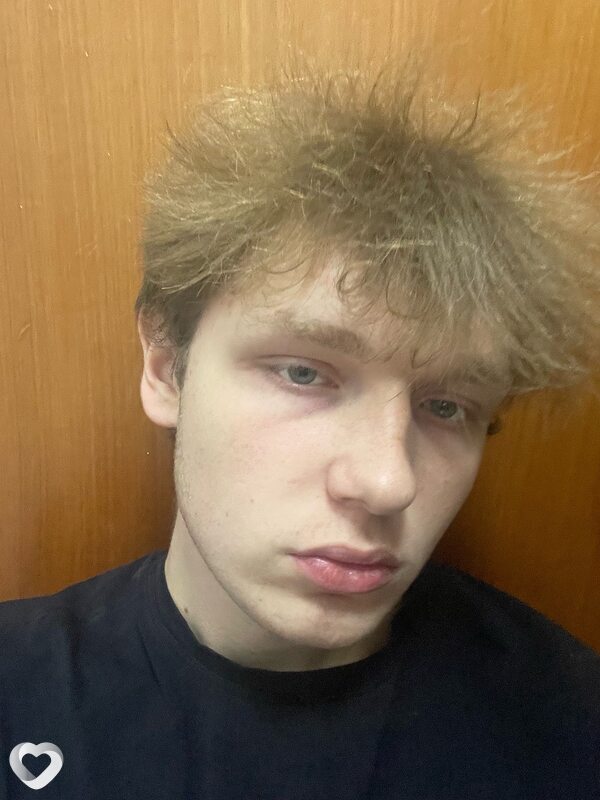 Антон, 19, Москве — анкета №1399325