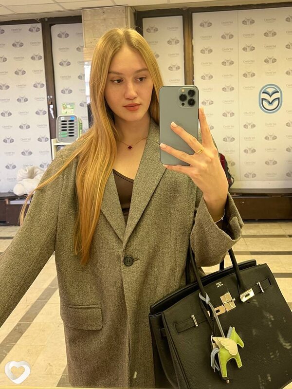 Юлька, 21, Москве — анкета №1400124