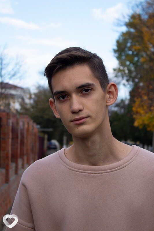 Коля, 19, Краснодаре — анкета №1403001