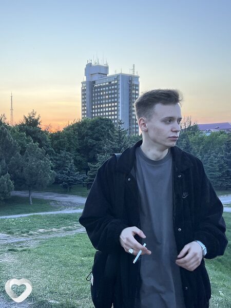 Виталий, 22, Луганске — анкета №1404427