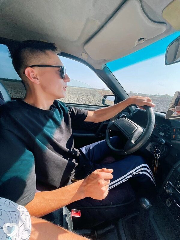Студент, 23, Каневская — анкета №1405409
