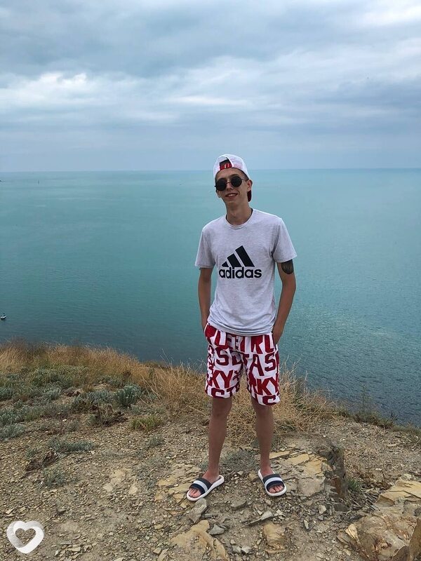 Павел, 21, Миассе — анкета №1405099
