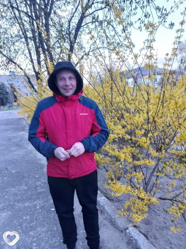 Максим, 37, Изюме — анкета №1405384
