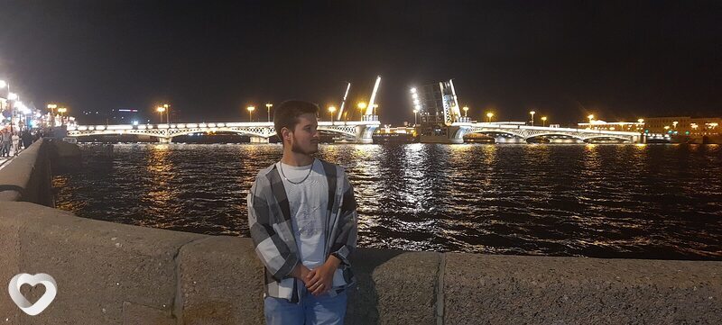 Антон, 21, Москве — анкета №1407423
