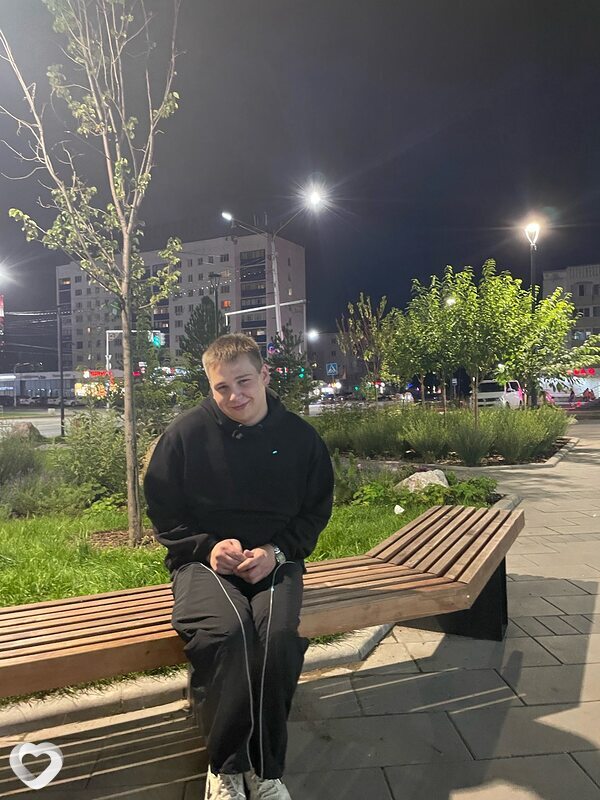 Костик, 22, Москве — анкета №1409343