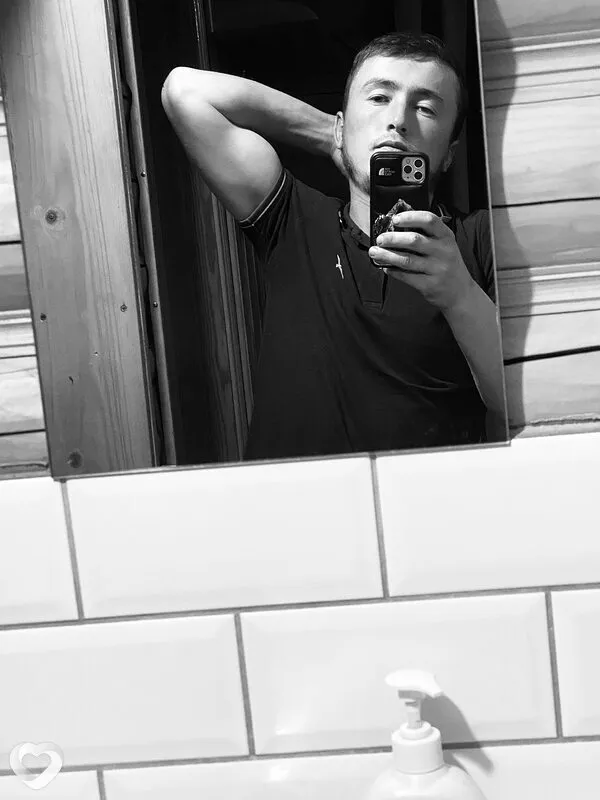 Артём, 28, Горно-Алтайске — анкета №1413462
