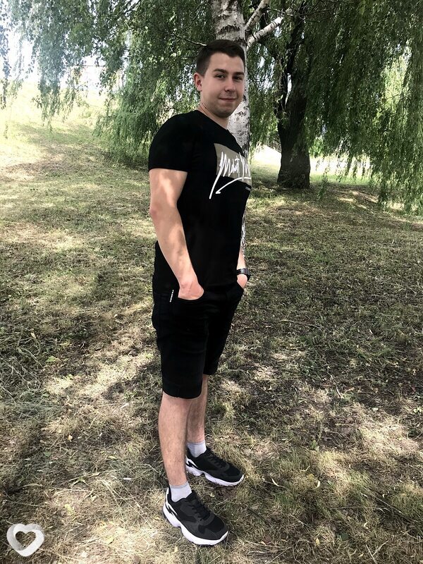 Valentyn, Радом