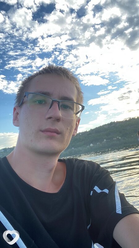 Олег, 24, Энгельсе — анкета №1414342