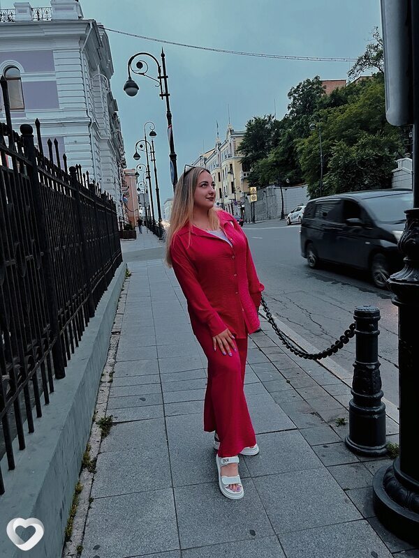 Алина, 24, Уссурийске — анкета №1416403
