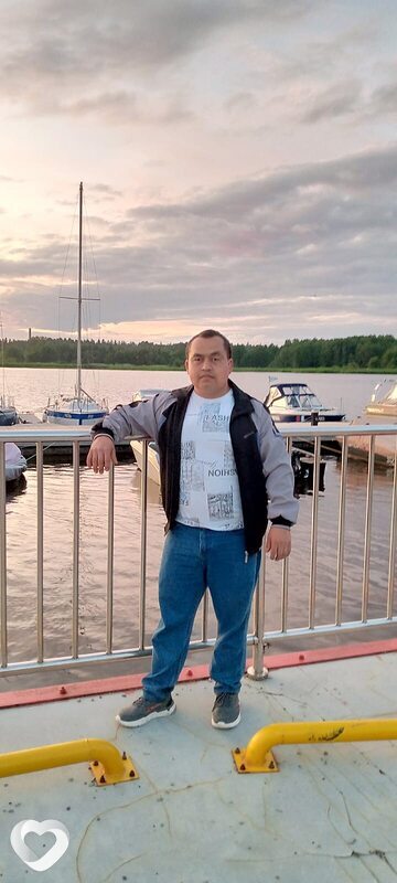 Олег, 27, Сосновом Боре — анкета №1417224