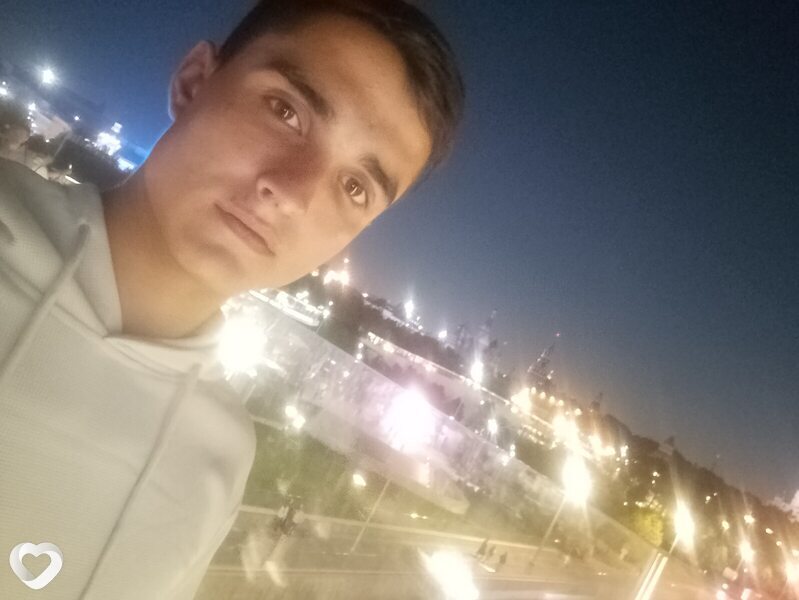 Денис, 20, Москве — анкета №1417423