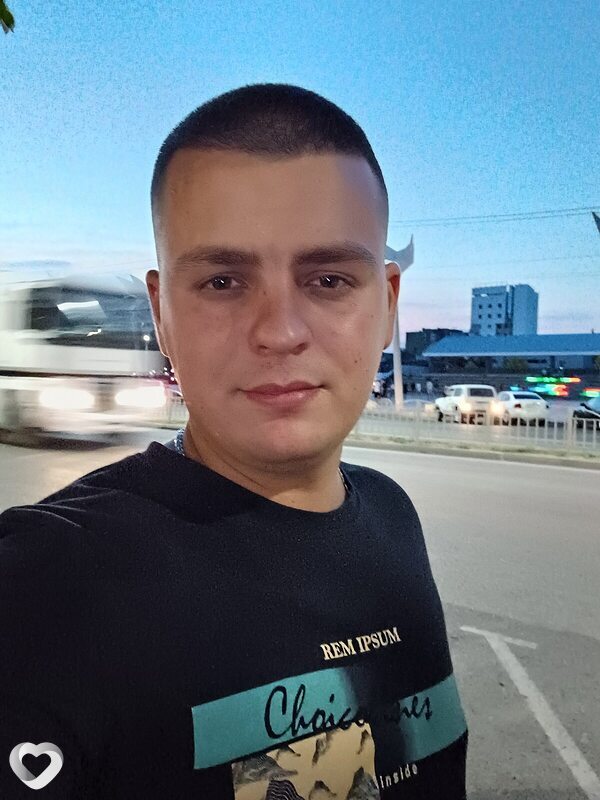 Максим, 26, Луганске — анкета №1418380