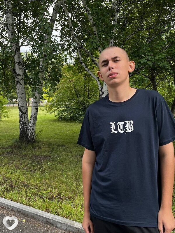 Артем, 21, Абакане — анкета №1420908