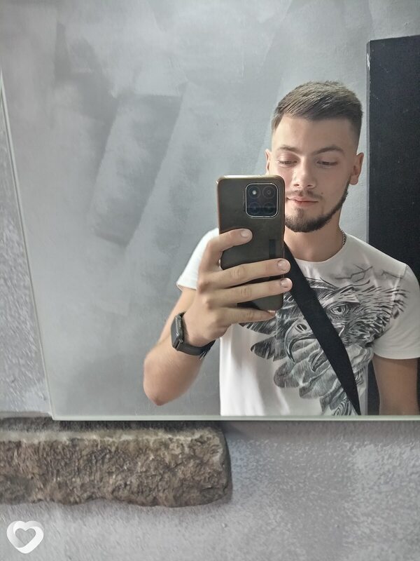 Вадим, 23, Кировске — анкета №1421549