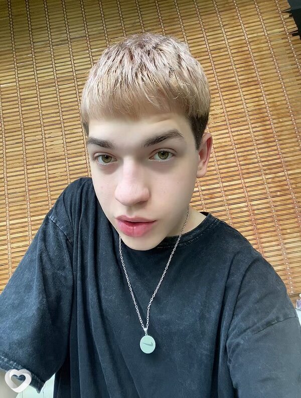 Влад, 19, Самаре — анкета №1422305