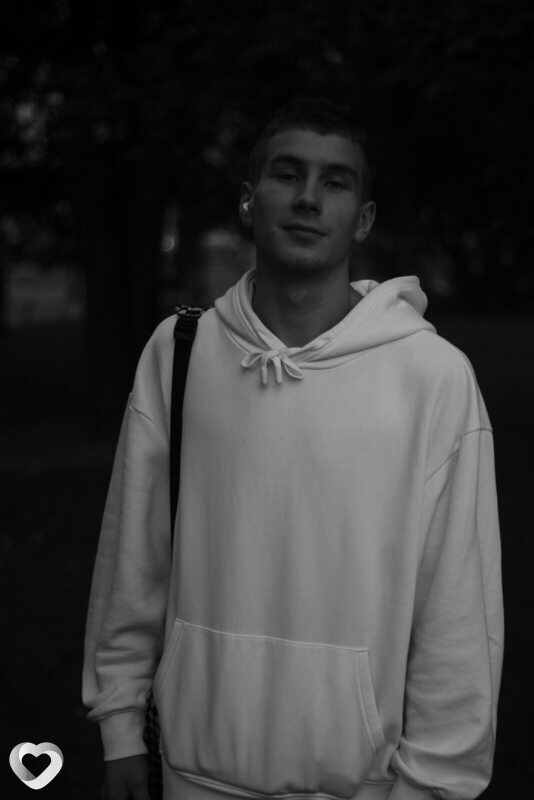 Артëм, 21, Москве — анкета №1424705