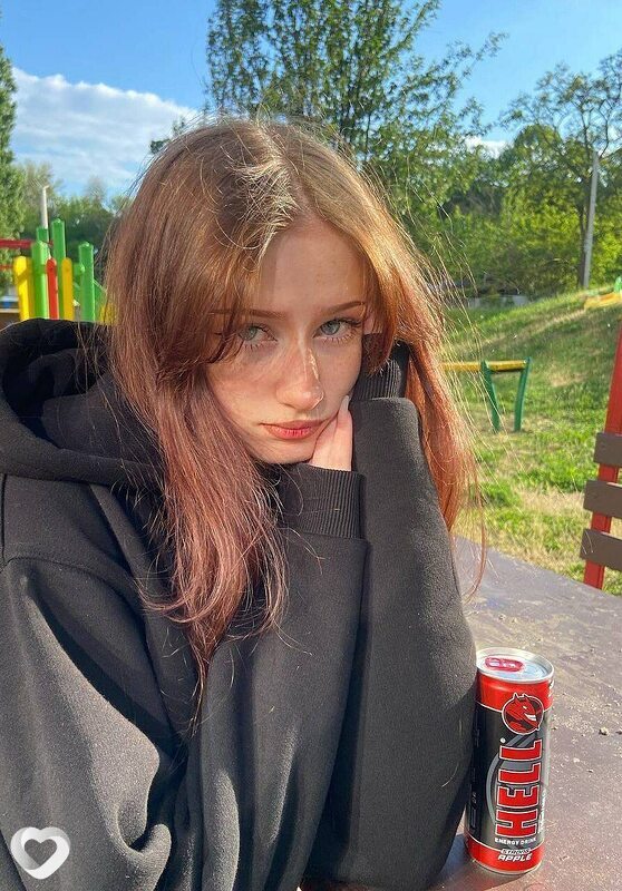 Вика, 21, Белове — анкета №1425603