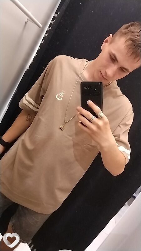 Андрей, 21, Новороссийске — анкета №1426421