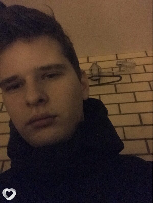 Максим, 22, Сертолове — анкета №1427995